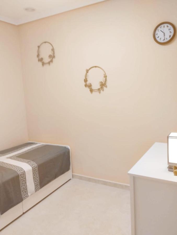 Torrevieja 2 Bedroom Holiday Apartment المظهر الخارجي الصورة